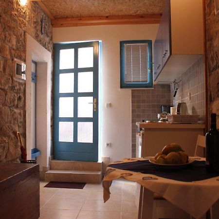 Lira - Studio Apartment Trogir Eksteriør bilde