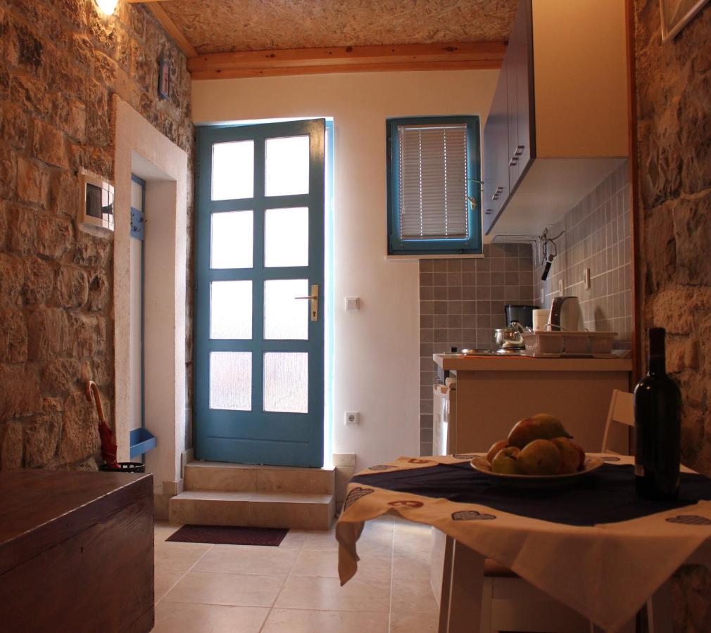 Lira - Studio Apartment Trogir Eksteriør bilde