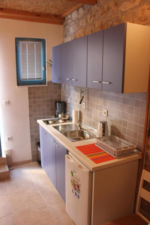 Lira - Studio Apartment Trogir Eksteriør bilde