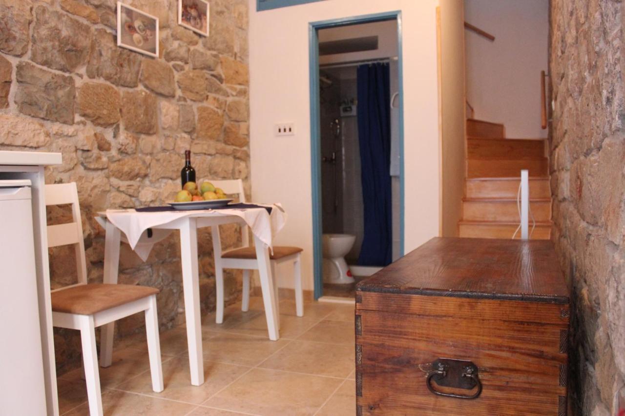 Lira - Studio Apartment Trogir Eksteriør bilde